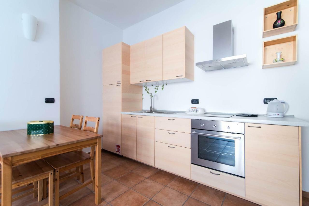 Al Piccolo Molo Apartment Como Bagian luar foto